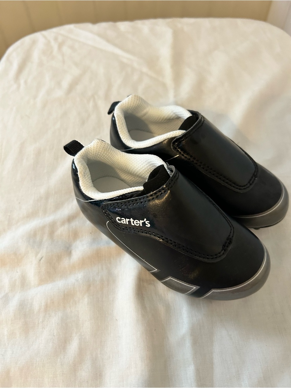 Carter’s “FICA” Toddler Unisex Soccer Cleats/Black-Silver/Size 7M